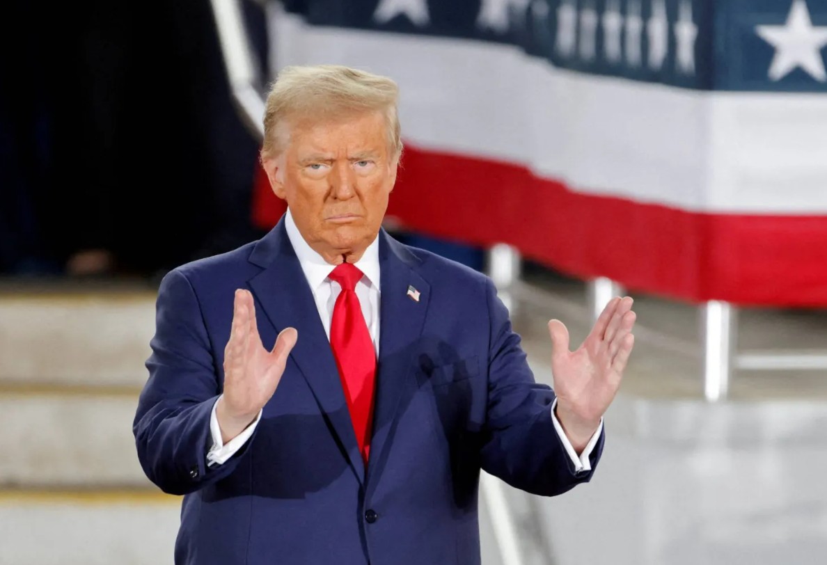 تصعيد نووي: ترامب يحرك غواصات أمريكية رداً على تحذيرات روسية 1 0 110