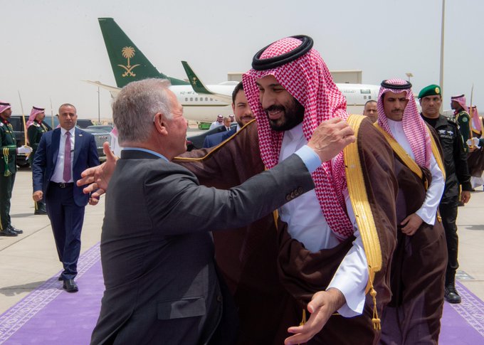 ملك الأردن يغادر نيوم وسمو ولي العهد في مقدمة مودعيه 1 0 133