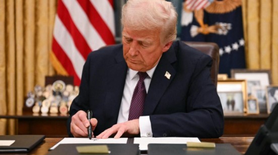 ترمب يوافق على صفقة أسلحة بـ825 مليون دولار لأوكرانيا 1 0 177