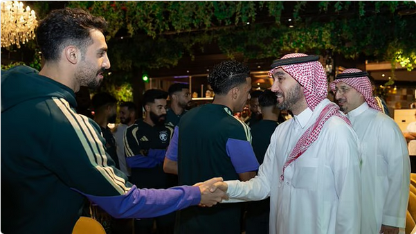 وزير الرياضة يلتقي لاعبي المنتخب السعودي لرفع معنوياتهم قبل انطلاق مشوارهم في كأس العرب 1 0 276