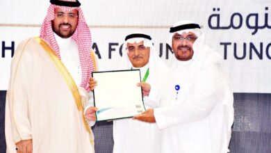 الإعلام السياحي يختتم مشاركته في ملتقى الشنفرى بتكريم محافظ تنومة. 21 0 2880