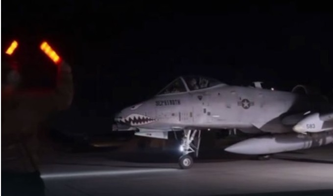 "عين الصقر" تزلزل معاقل داعش.. عملية أمريكية أردنية مشتركة وسط سوريا 1 0 2914