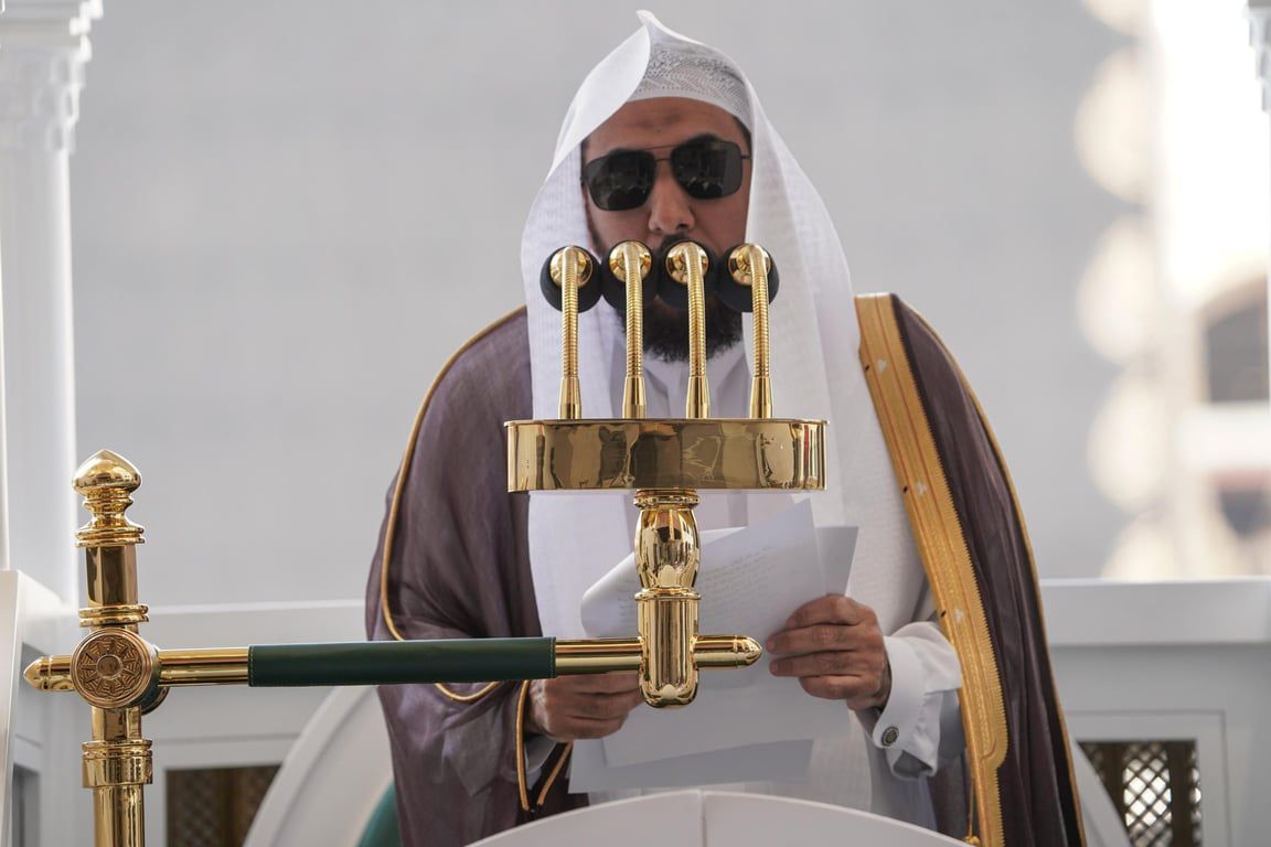 إمام المسجد الحرام يحث على اغتنام رمضان وتعجيل الفطر 1 0 3134