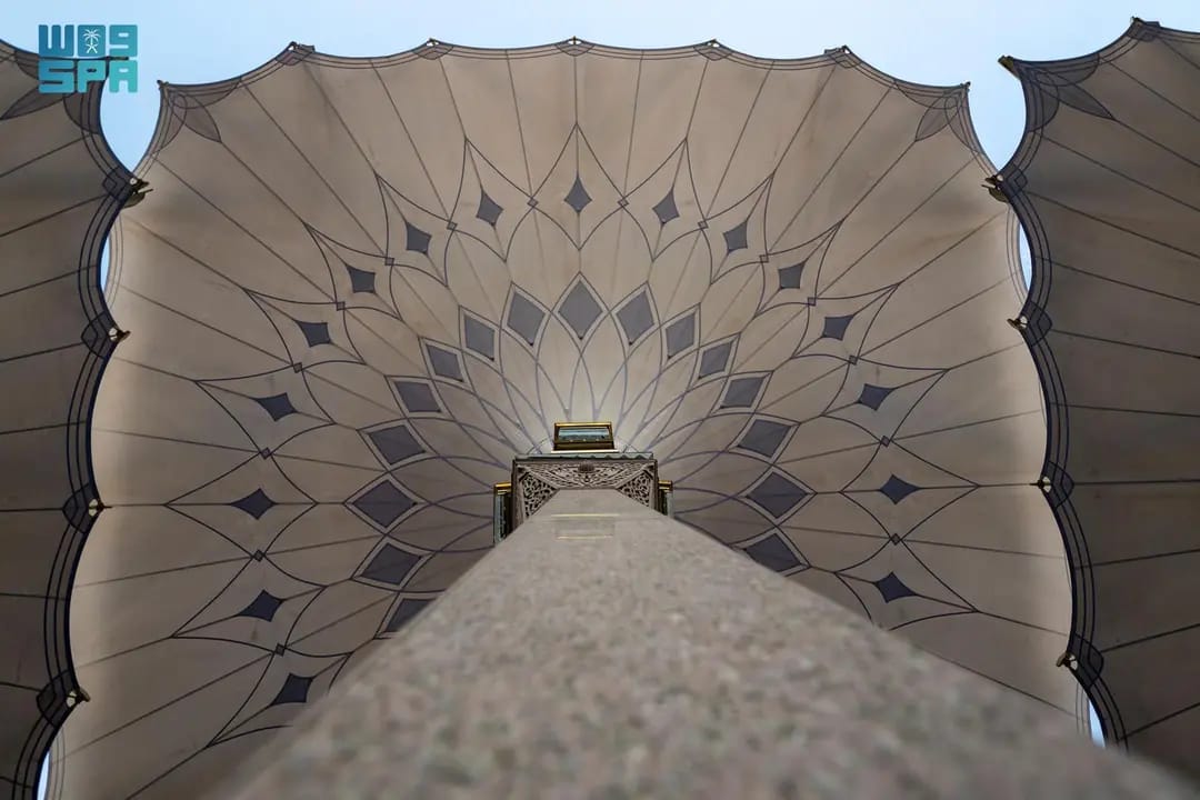 قباب متحركة ومظلات عملاقة.. هندسة متطورة لخدمة المصلين في المسجد النبوي 1 0 3183