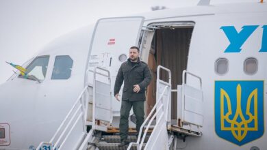 رئيس أوكرانيا فولوديمير زيلينسكي يصل جدة 2 0 3220