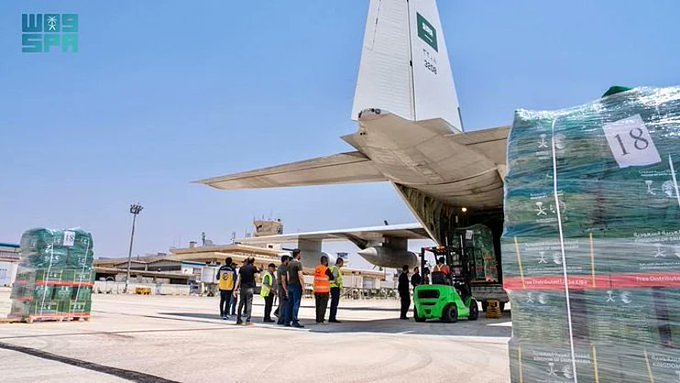 طائرة إغاثية سعودية ثانية تصل حلب لدعم متضرري حرائق اللاذقية 1 0 69