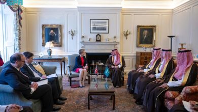 عبدالعزيز بن سعود بن نايف يبحث في لندن مع وزيرة الداخلية البريطانية سُبل تعزيز التعاون 2 0 87