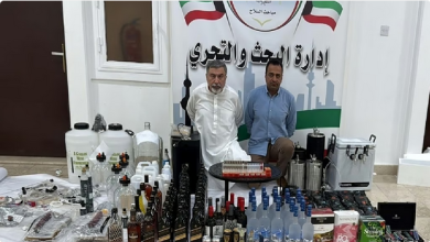 الكويت: القبض على طبيب وكابتن طيار بحوزتهما ذخائر وخمور 4 00 81