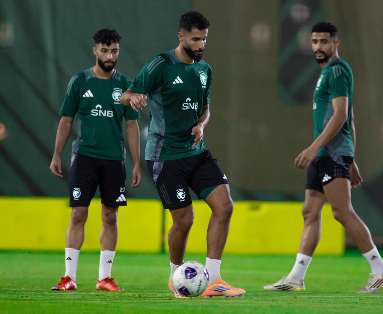 الأخضر يُكثف تدريباته التكتيكية استعداداً لمواجهة العراق الحاسمة في تصفيات المونديال 1 1 161