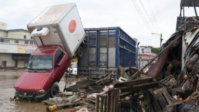 حصيلة مأساوية: ارتفاع عدد ضحايا فيضانات المكسيك إلى أكثر من 40 قتيلاً وسط انقطاع الكهرباء 3 1 163