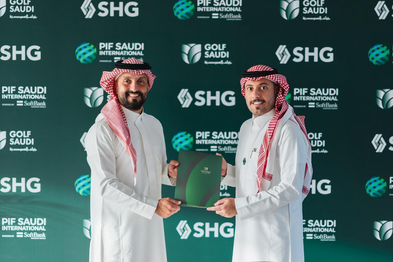جولف السعودية وSHG توقعان شراكة استراتيجية لرعاية بطولة السعودية الدولية للجولف 2025 1 1 175