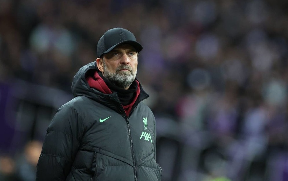 كلوب يفتح الباب لـ"عودة نظرية" إلى ليفربول.. ويشيد بخيارات سلوت 1 1 176