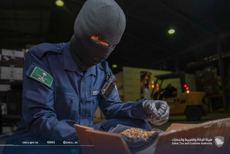 " إحباط 1511 محاولة تهريب ممنوعات خلال أسبوع واحد بالمنافذ الجمركية 1 1 2 27