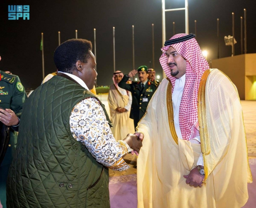 نائبة رئيس أوغندا تصل الرياض وفي مقدمة مستقبليها نائب أمير المنطقة 1 1 201