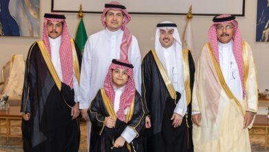 الدكتور عبدالله بن محمد آل سحاب واللواء علي بن مرعي آل محشي القرني يحتفلان بزفاف المهندس محمد 5 1 261