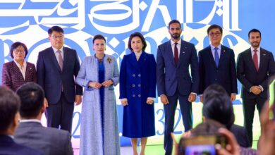 مجموعة أبوظبي للثقافة والفنون تنظّم معرض «روافد ورؤى» الذي يضم أعمال 47 فنانا من الإمارات في العاصمة الكورية 15 1 313