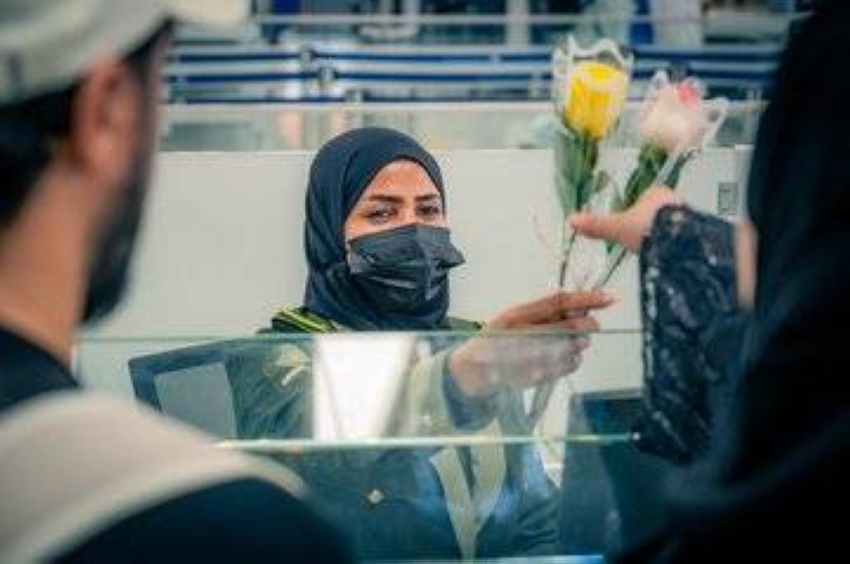 "الجوازات" تحتفل مع المسافرين بمناسبة عيد الفطر في المنافذ الدولية 1 1 3431