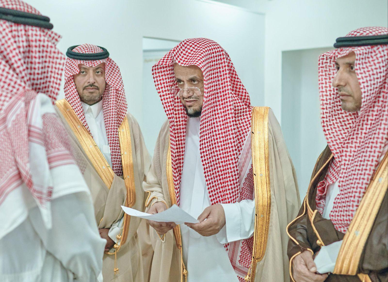 النائب العام يلتقي منسوبي النيابة العامة بمحافظة الأحساء وعدداً من المراجعين 1 1 3616