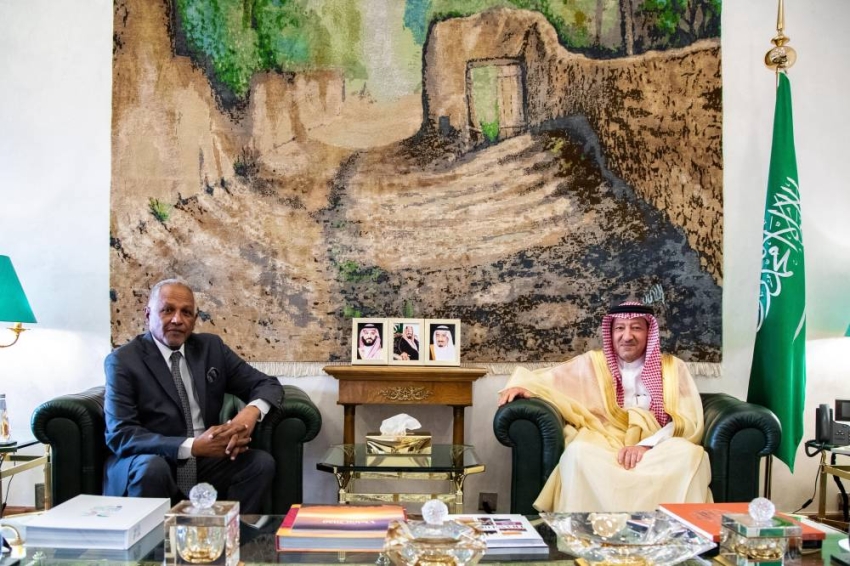 الخريجي يبحث مع دفع الله مستجدات الأوضاع في السودان 1 1 3675