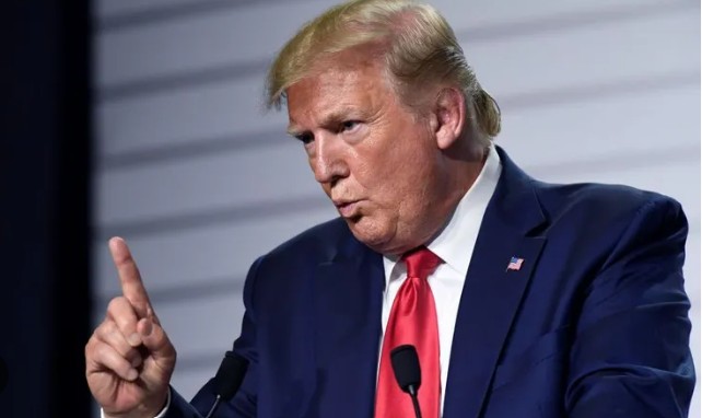 ترمب يعلن تطبيق عقوبة السجن لمدة عام على حارقي العلم الأمريكي 1 1 3794