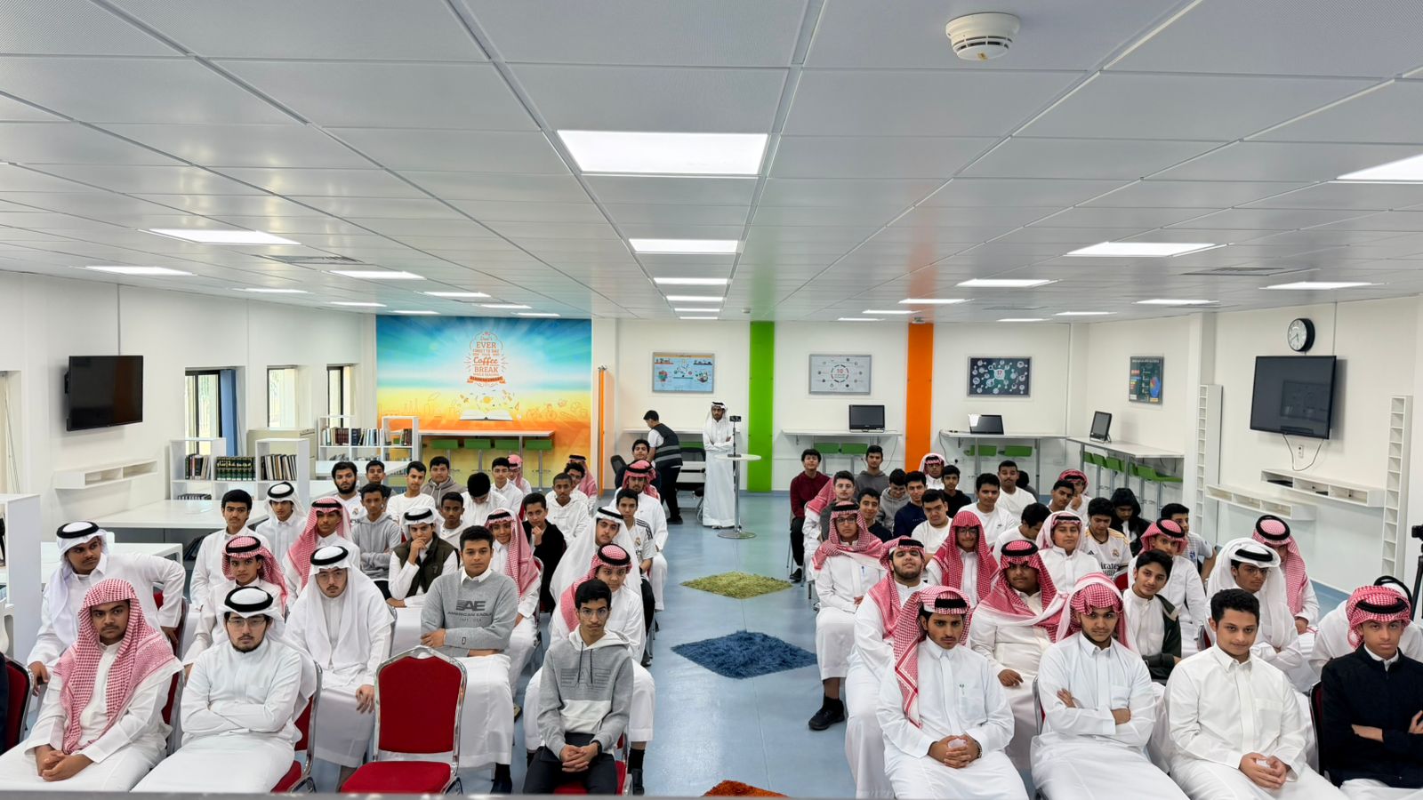 الرواد الثانوية تحصد تصنيف “التميز” للسنة الثانية على التوالي في ملتقى التميز المدرسي 2025 1 1 3825