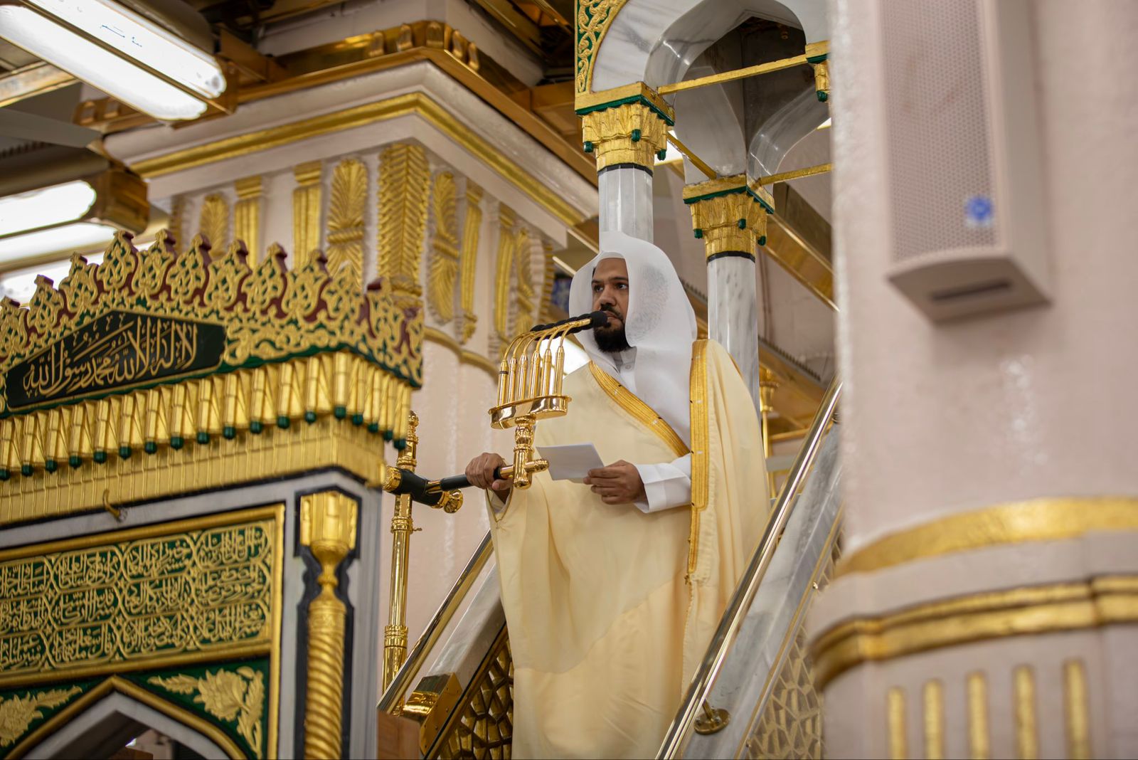 خطيب المسجد النبوي: الدعاء سلاح المؤمن وسبيل الثبات في الشدائد 1 1 3838