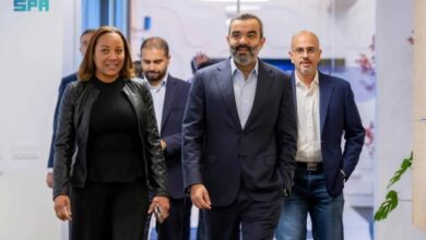 السواحه يبحث مع رئيسة (waymo) تعزيز الشراكات في القيادة الذاتية والتنقل الذكي 12 1 3839