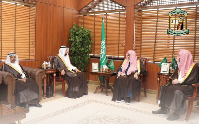 المفتي العام يشيد بخدمات الحج والعمرة خلال استقباله الوزير "الربيعة" 1 1 3920