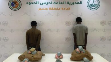 حرس الحدود بعسير يضبط إثيوبيين بحوزتهما 40 كجم من القات المخدر 3 1 3948