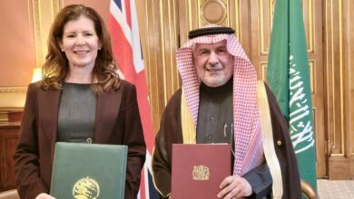 مركز الملك سلمان للإغاثة ووزارة الخارجية البريطانية يوقعان بيانًا مشتركًا 5 1 3965