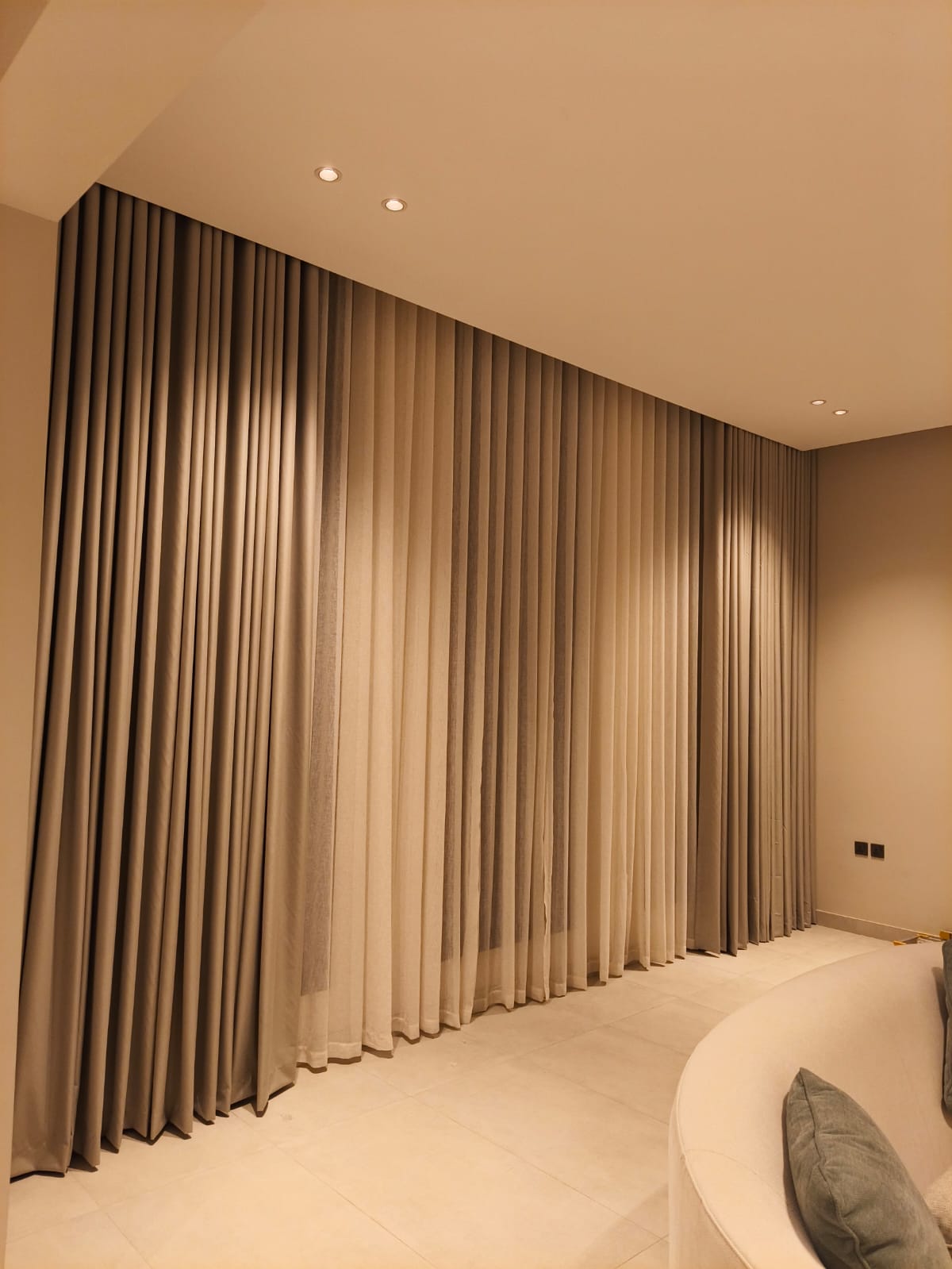 ستاريا ترتقي بحلول الستائر المودرن والذكية في الرياض إلى مستوى جديد من الفخامة 2 1 4038