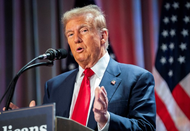 "صراع التكنولوجيا: إدارة ترامب تستعد لفرض حظر على الطائرات والمركبات الصينية" 1 1 42