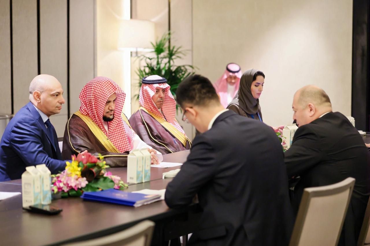 النائب العام يرأس وفد المملكة في مؤتمر الرابطة الدولية للمدعين العامين بسنغافورة 1 1 52