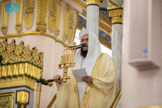 إمام المسجد النبوي يبيّن أن الدعاء سلاح الأقوياء والضعفاء وملاذ الأنبياء 1 10 128