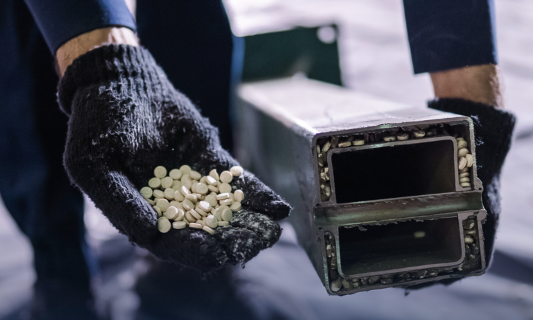 إحباط محاولة تهريب أكثر من 94 ألف قرص إمفيتامين في تبوك 1 10 88