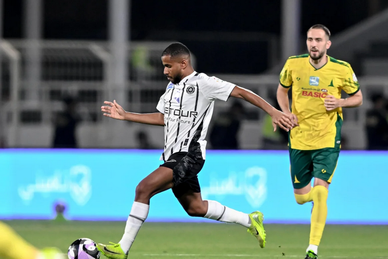 الخليج يقلب الطاولة على الشباب ويفوز برباعية في افتتاحية دوري روشن 1 11 101