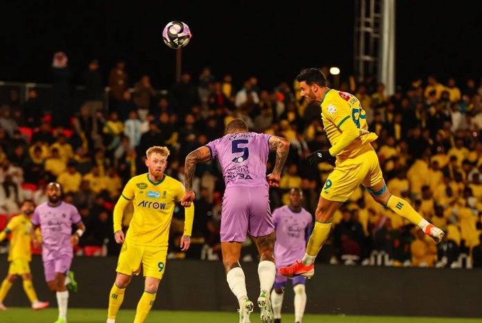 بثنائية..العروبة يهزم الخلود في دوري روشن 1 11 71