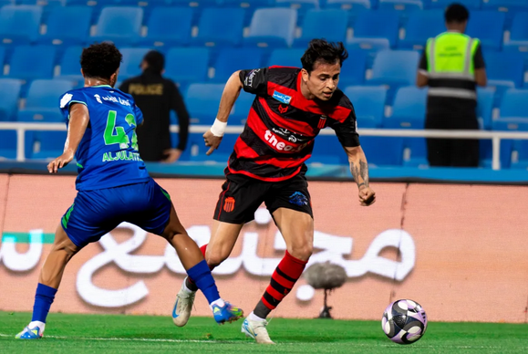 الرياض يتعادل مع الفتح بنتيجة 2-2 في دوري روشن 1 111 67