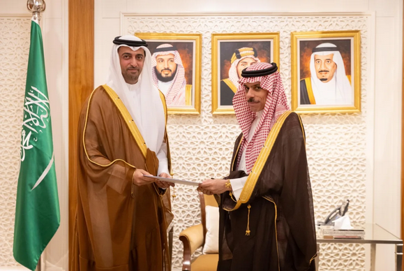 القيادة تتلقى دعوة لحضور القمة العالمية للتنمية الاجتماعية 1 1111 63