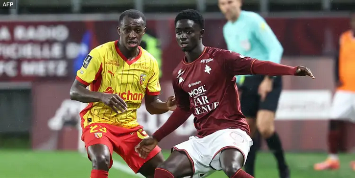 لانس يتصدر الدوري الفرنسي بعد الفوز على لوهافر 1-0 1 12 3 1