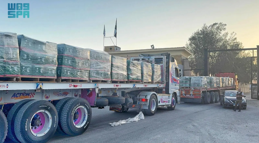 عبور 6 شاحنات إغاثية سعودية جديدة إلى قطاع غزة مقدمة من مركز الملك سلمان للإغاثة 1 17517029801 9