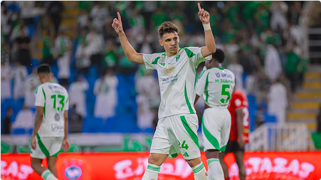 الأهلي يتغلب على الرائد بثنائية بدوري روشن 1 19 17