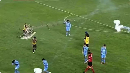 لحظة احتفال تتحول إلى كارثة: مفرقعات نارية تصيب لاعبًا في الدوري البوليفي 1 2 271
