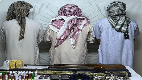 القبض على 3 مخالفين لصيد الكائنات الفطرية في محمية الملك عبدالعزيز الملكية 1 2 281