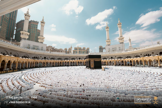 ليلة 18 رمضان.. كثافة كبيرة للمعتمرين في المسجد الحرام وسط انسيابية وتنظيم 1 2 294