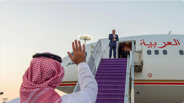 رئيس جمهورية مصر يغادر نيوم وسمو ولي العهد في مقدمة مودعيه 1 22 2 2