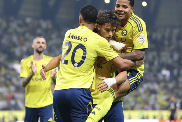 رونالدو يختمها بـ "مقصية": النصر يعزز صدارته لدوري روشن برباعية في شباك الخليج 1 222 89