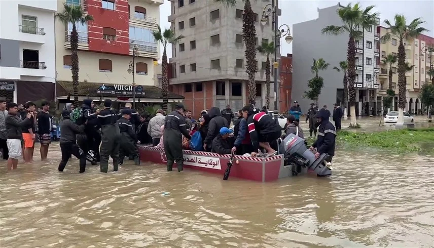 المغرب ينشر الجيش للمساعدة في إجلاء الآلاف بعد فيضانات 1 23154 5