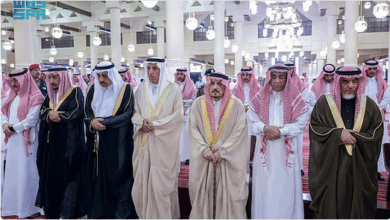 أمير الرياض يؤدي صلاة الميت على الأمير فهد بن سعود بن محمد بن مقرن المشاري آل سعود 6 3 2 2