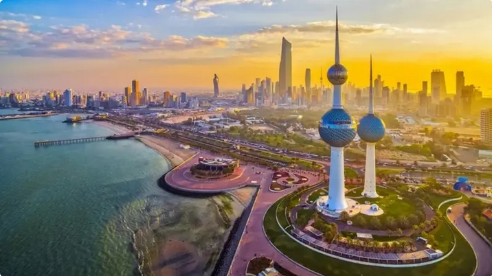 الكويت تحبط هجمات مسيّرة وتسيطر على حريق المطار بعد 58 ساعة.. 588 بلاغًا منذ بدء التصعيد 1 33 2 7